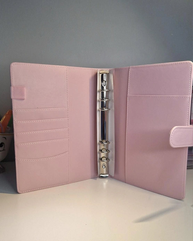 Classeur A5 rose avec 6 enveloppes zip personnalisées