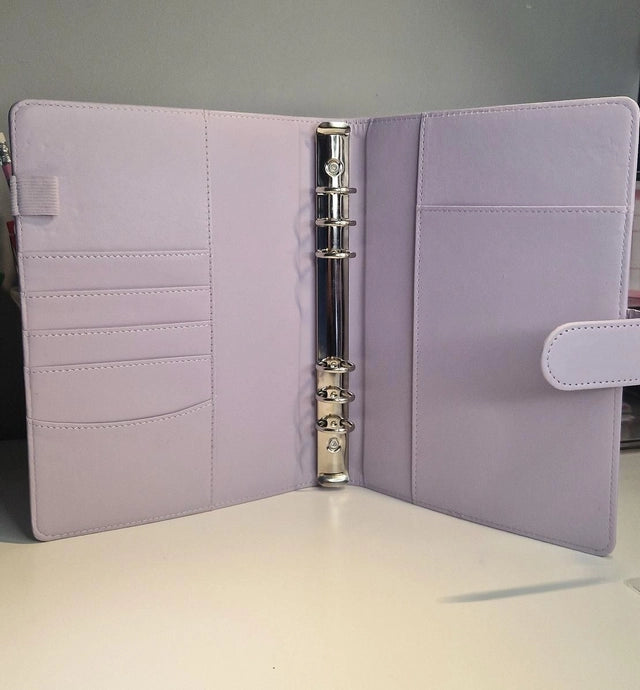 Classeur A5 violet avec 6 enveloppes zip personnalisées
