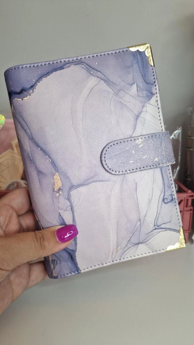 Classeur A6 violet avec 6 enveloppes zip personnalisées