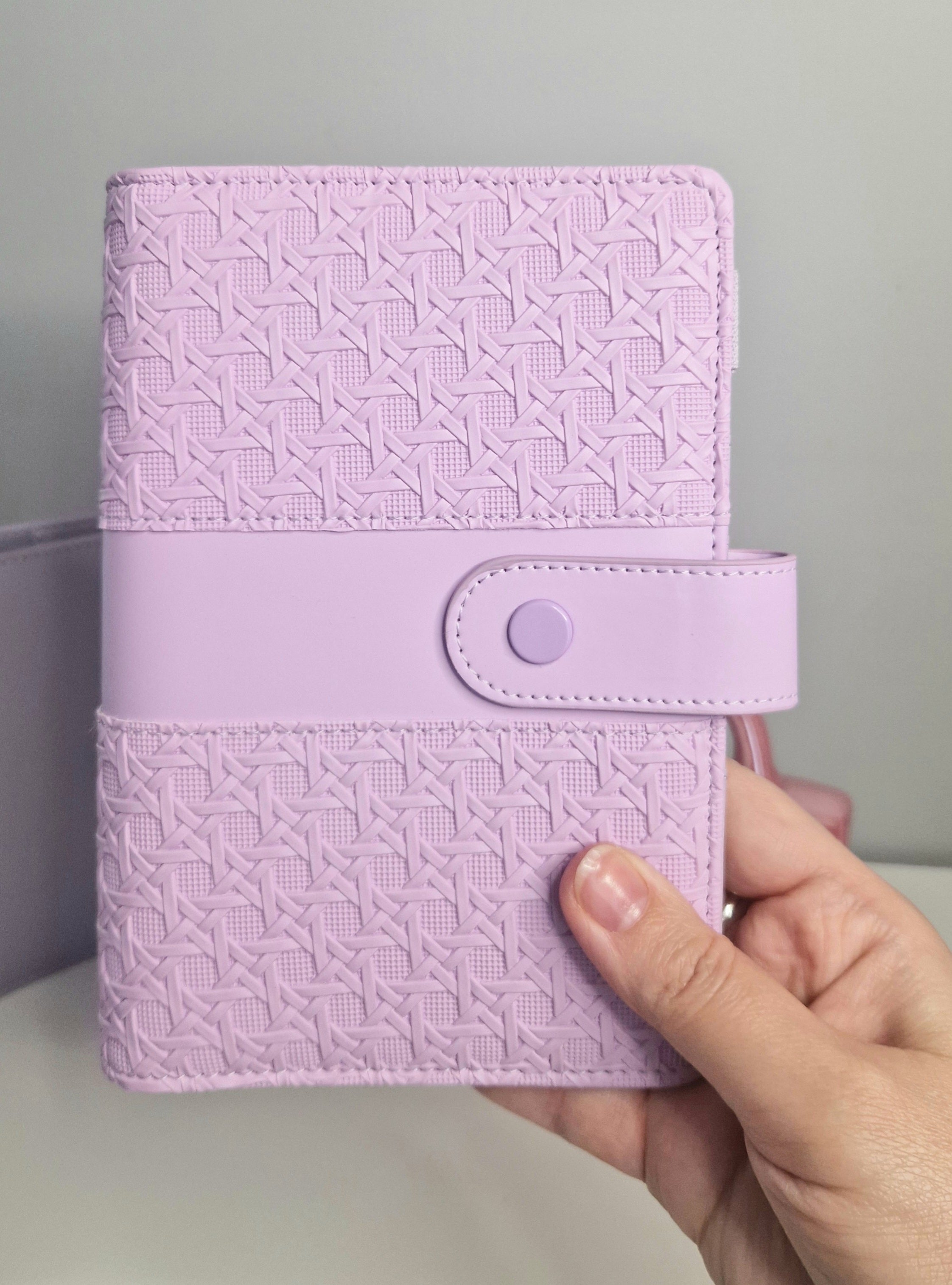 Classeur A6 violet avec 6 enveloppes zip personnalisées