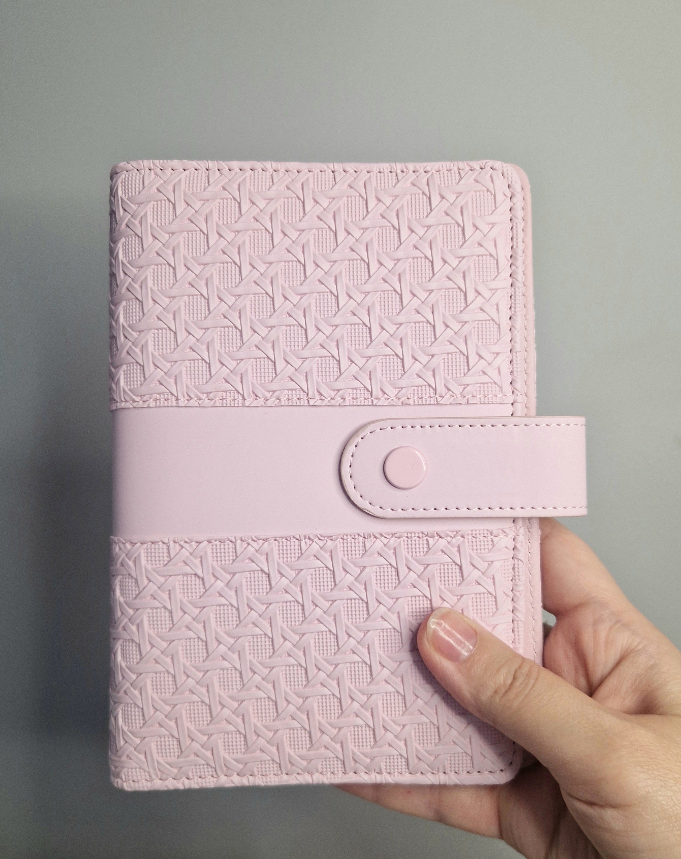 Classeur A6 rose avec 6 enveloppes zip personnalisées